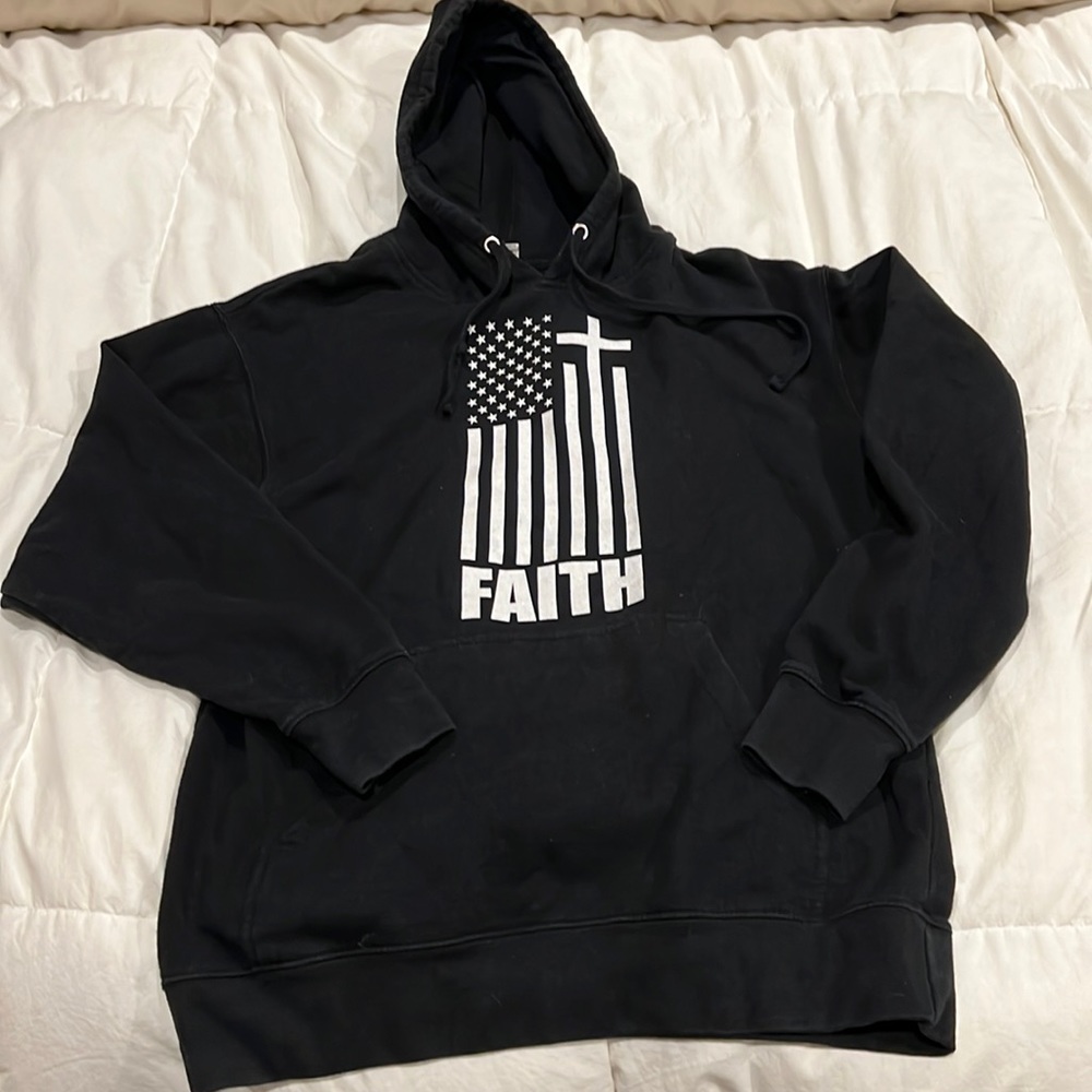 Men’s Hooded Sweatshirt, SZ: Large, Excellent Condition!